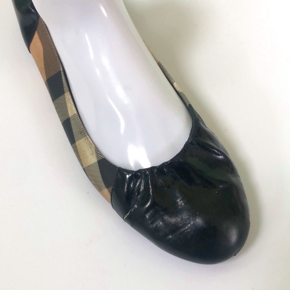 Burberry Flats - Picture 3 of 11